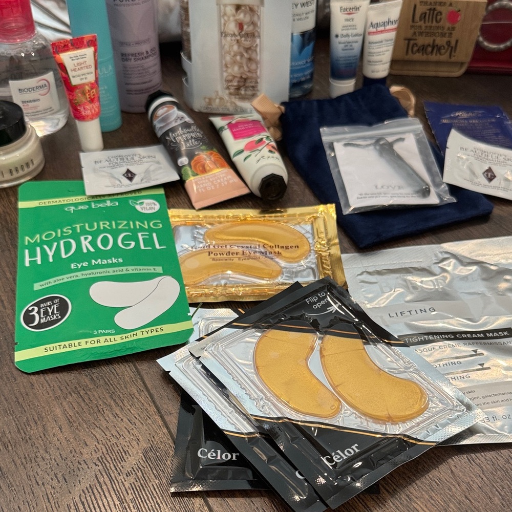 Beauty bundle Skincare Moisturizer Set w Silver bag 2 cosmetic bags - Picture 5 of 10